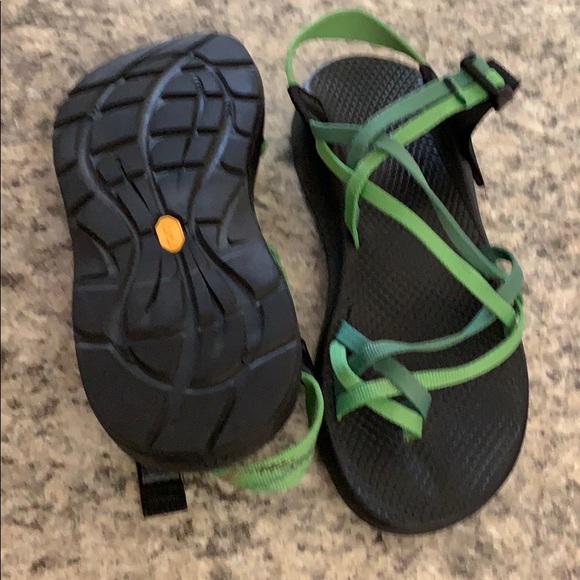 Vibrant Sole Sandal - Picture 2 of 7